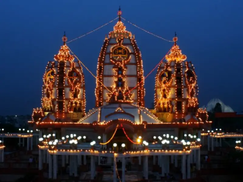 01-15b ISKCON temple Delhi at Janamashtami