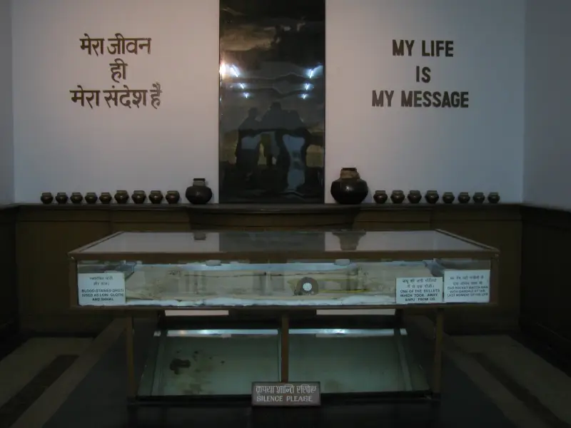 01-8b Gandhi Shrine