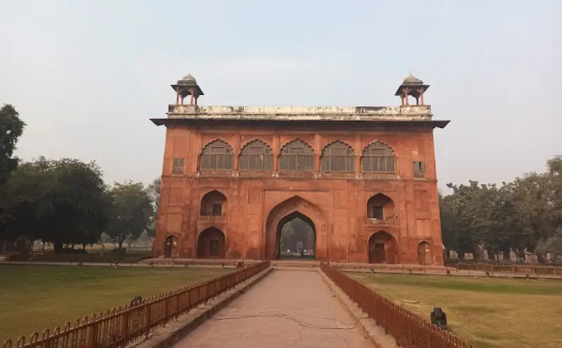 01-9b Red Fort