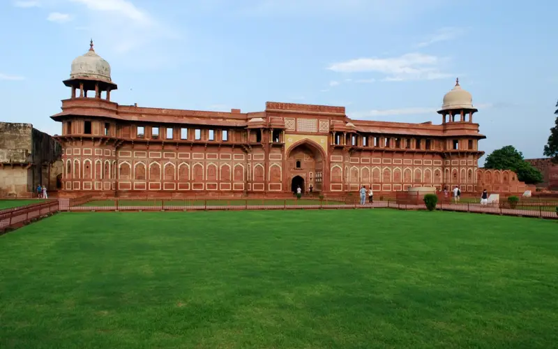 02-2c Agra Fort