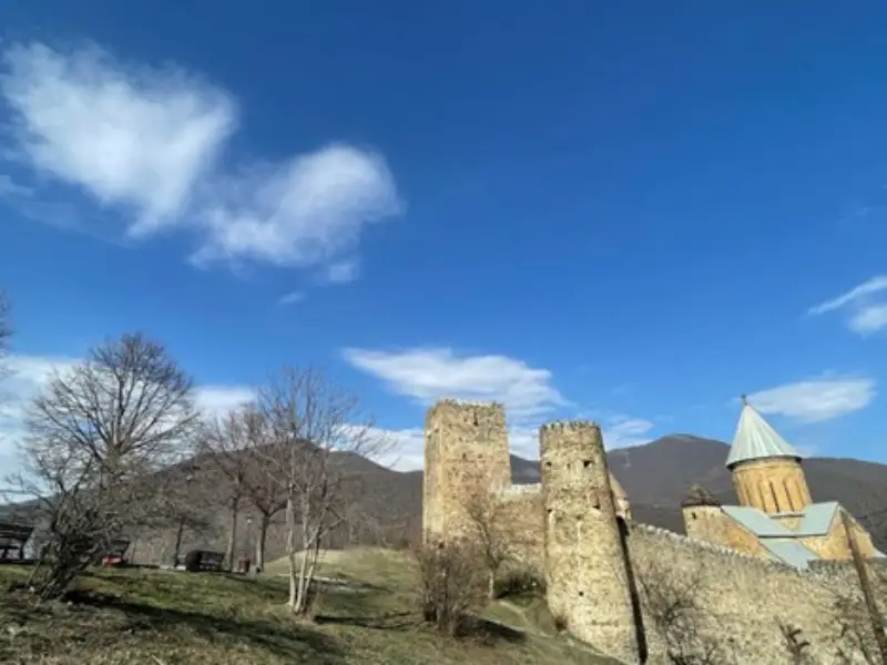 04-2a Gudauri Ananuri Fortress