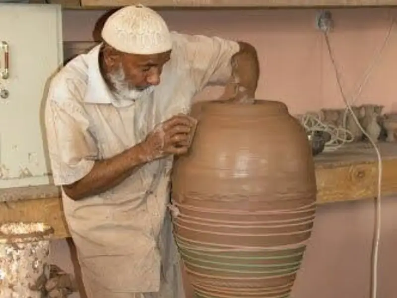 05-3a Bahla pottery