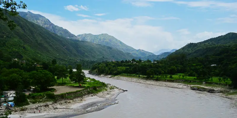 07-11a A view of Sutlej river Himachal Pradesh India