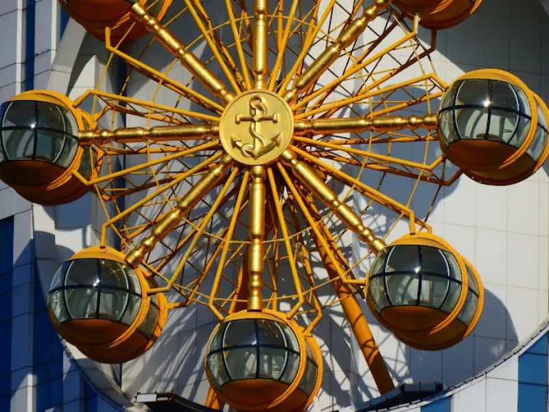 22-06a Batumi Ferris wheel