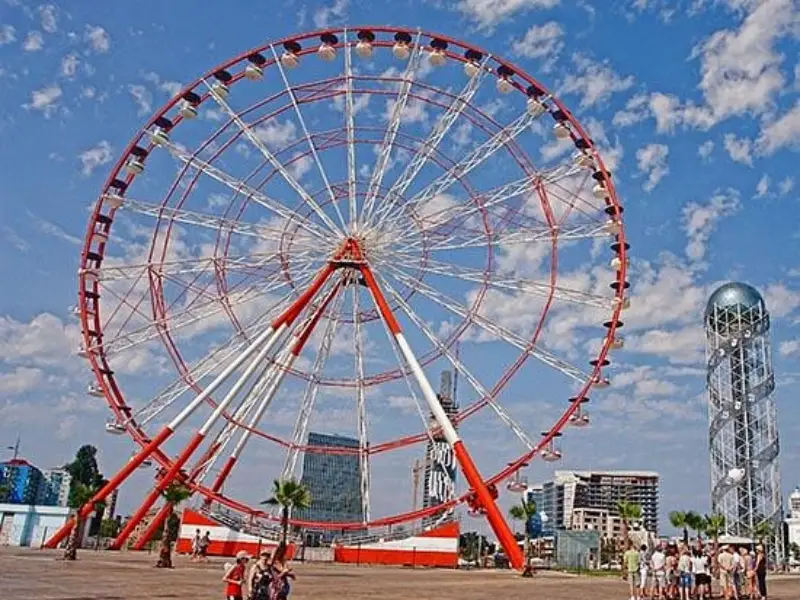 22-06b Batumi Ferris wheel