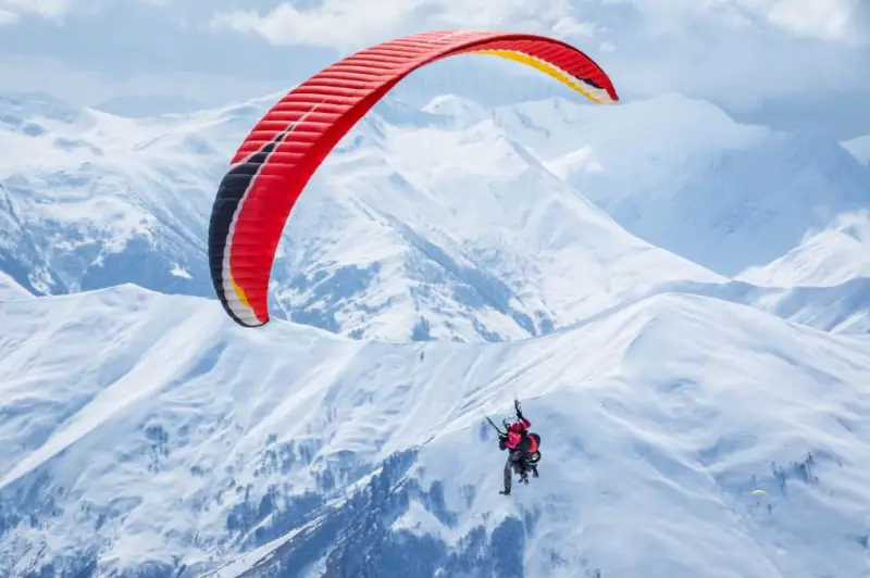 A03-b Paragliding gudauri